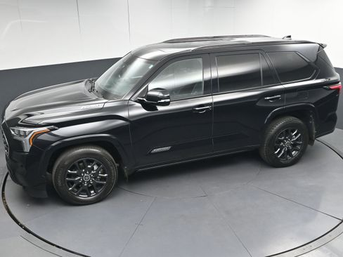 Used 2023 Toyota Sequoia Platinum image 47