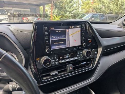 Used 2022 Toyota Highlander XSE image 24