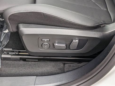 Used 2025 BMW X3 xDrive30i w/ Convenience Package image 15