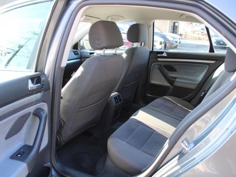 Used 2006 Volkswagen Jetta Value Edition image 25