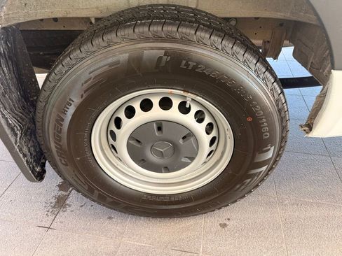 Used 2025 Mercedes-Benz Sprinter 2500 image 37