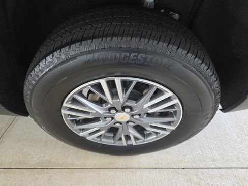 Used 2026 Chevrolet Traverse LT w/ Driver Confidence Package FWD image 7