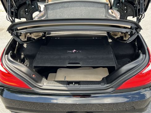 Used 2013 Mercedes-Benz SL 550 image 30