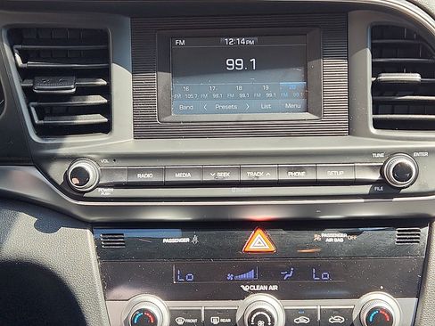 Used 2020 Hyundai Elantra SE w/ Cargo Package (C1) image 17