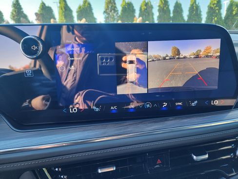 New 2026 Chevrolet Suburban Z71 w/ Comfort Package image 34