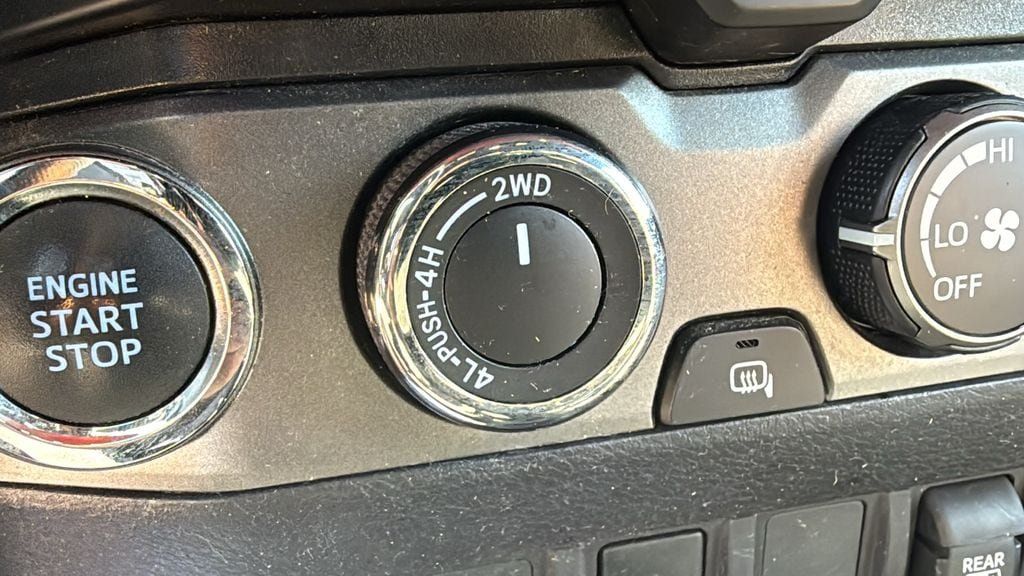 Used 2020 Toyota Tacoma TRD Off-Road AWD/4WD image 20