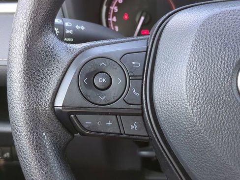 Used 2024 Toyota RAV4 XLE FWD image 21