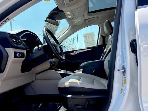 Used 2022 Ford Escape Titanium w/ Class II Trailer Tow Package AWD/4WD image 7