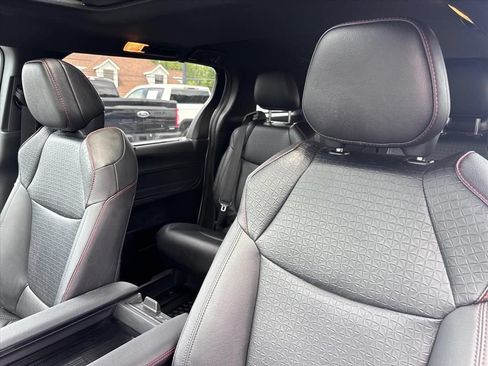 Used 2025 Toyota Sienna XSE AWD/4WD image 39