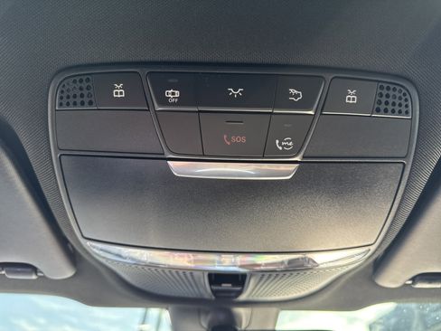 Used 2020 Mercedes-Benz GLC 300 GLC 300 image 25