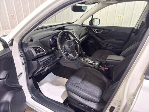 Used 2022 Subaru Forester Premium AWD/4WD image 2