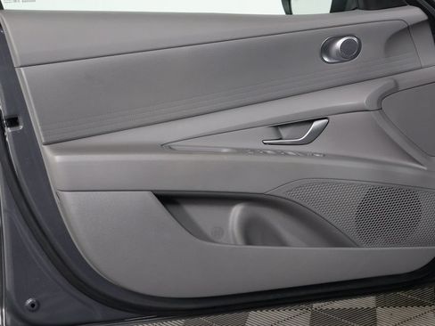 Used 2024 Hyundai Elantra SE FWD image 12