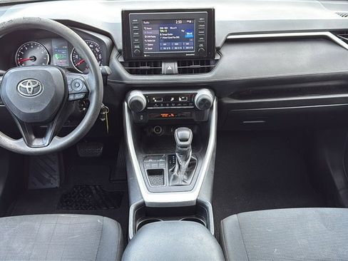 Used 2021 Toyota RAV4 LE image 15