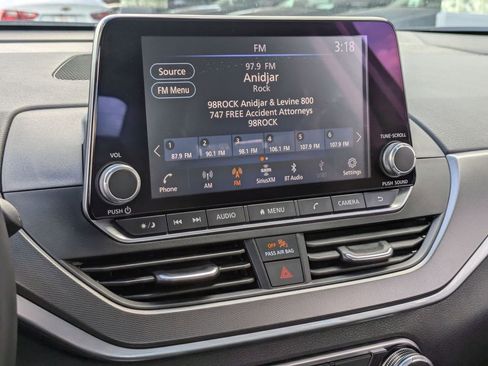 Used 2025 Nissan Altima 2.5 SR image 18