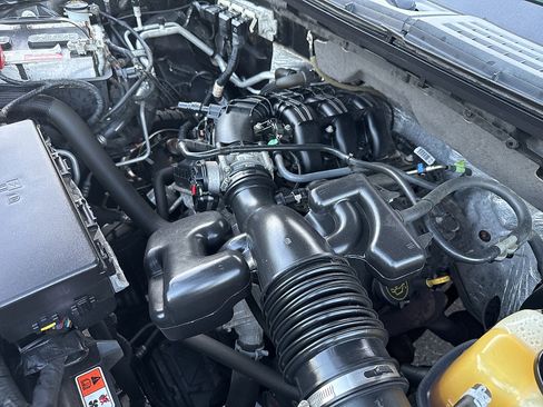 Used 2014 Ford F150 XLT w/ XLT Chrome Package AWD/4WD image 27