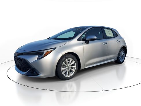 Used 2023 Toyota Corolla SE image 3