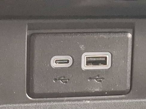 Used 2024 Chevrolet Tahoe Z71 w/ Luxury Package image 26