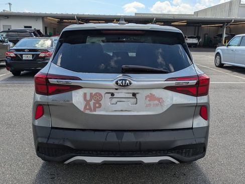 Used 2021 Kia Seltos LX AWD/4WD image 4