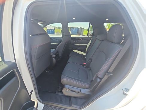 Used 2025 Honda Pilot Sport image 27