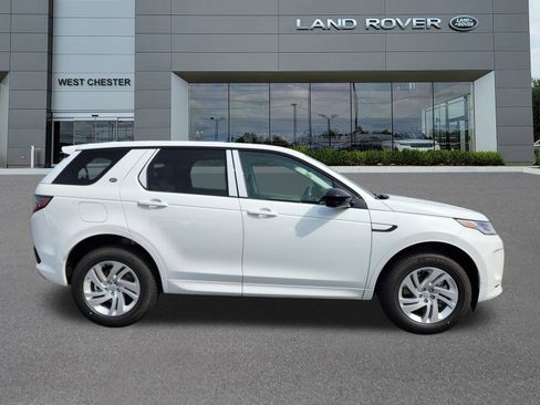 Used 2025 Land Rover Discovery Sport S image 4