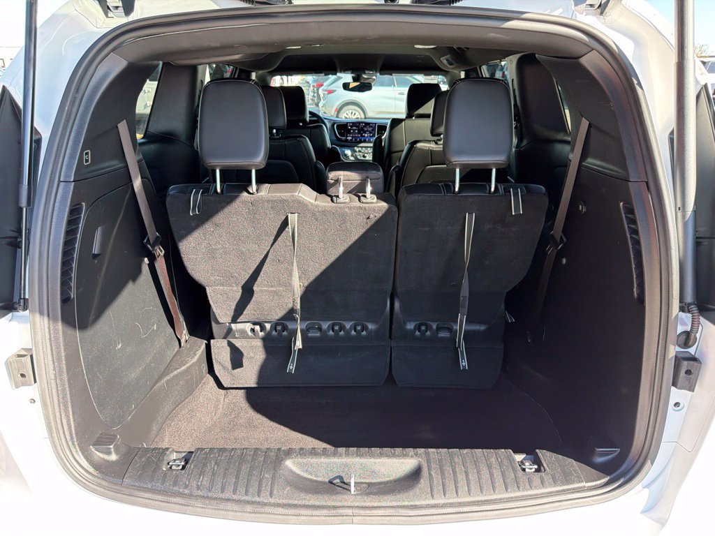 Used 2025 Chrysler Pacifica Select FWD image 13