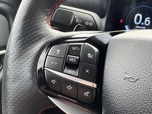 Used 2025 Ford Explorer ST AWD/4WD image 7