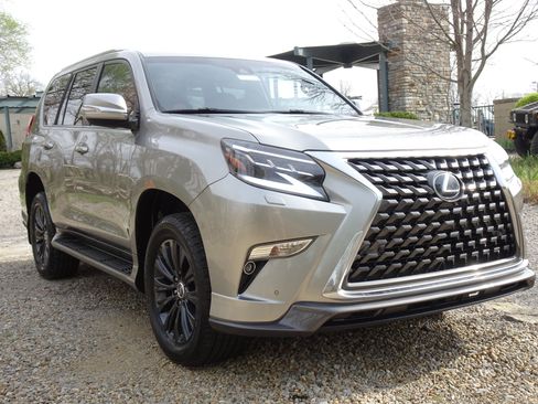 Used 2021 Lexus GX 460 Premium w/ Accessory Package AWD/4WD image 11