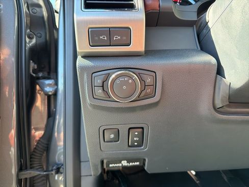 Used 2022 Ford F350 Platinum image 20