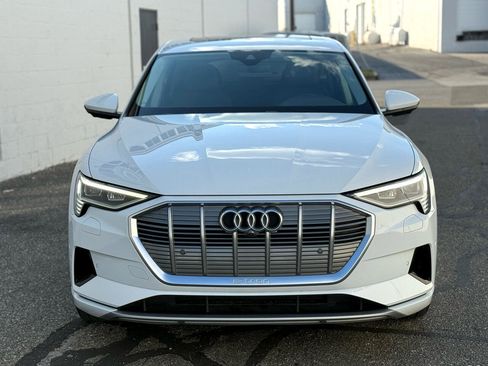 Used 2020 Audi e-tron Premium Plus image 8