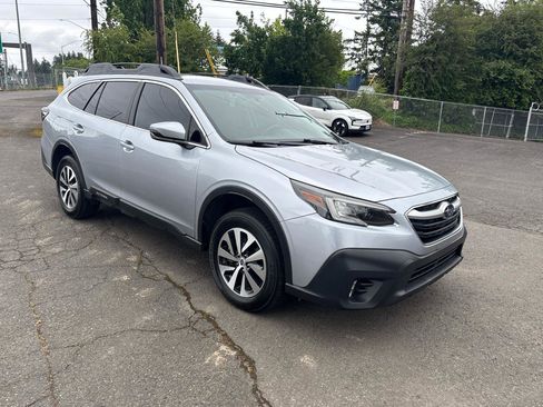 Used 2020 Subaru Outback Premium AWD/4WD image 2