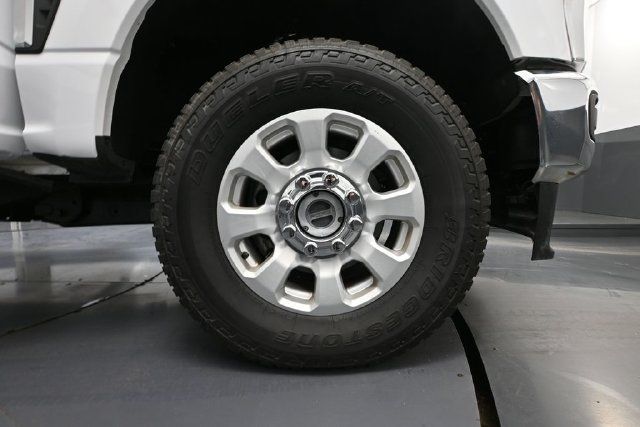 Used 2023 Ford F250 XLT AWD/4WD image 11