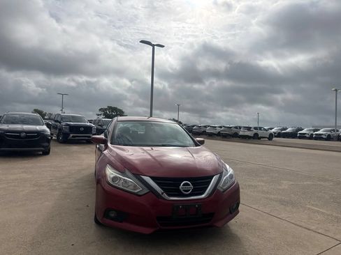 Used 2016 Nissan Altima 2.5 SV FWD image 3
