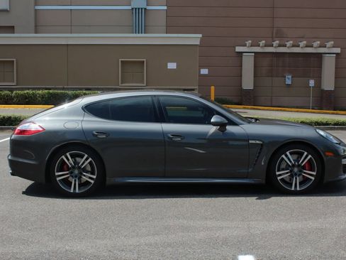 Used 2013 Porsche Panamera GTS image 9