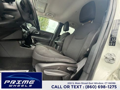 Used 2019 Jeep Renegade Altitude w/ Quick Order Package 2XM AWD/4WD image 10
