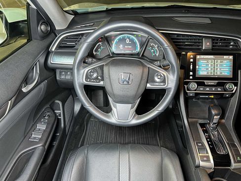 Used 2018 Honda Civic Touring image 42