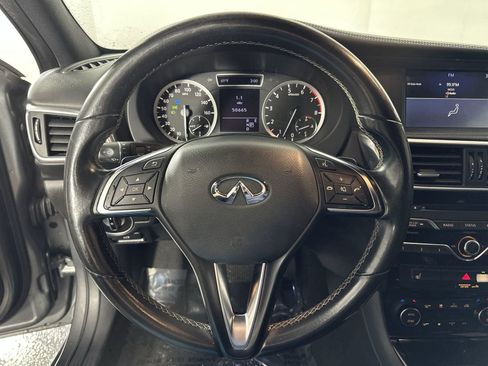 Used 2018 INFINITI QX30 image 18