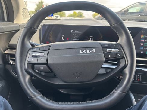 Used 2026 Kia Sportage LX FWD image 27