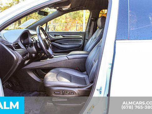 Used 2024 Buick Enclave Premium image 17