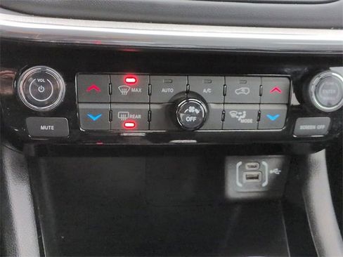 Certified 2023 Jeep Compass Limited image 22