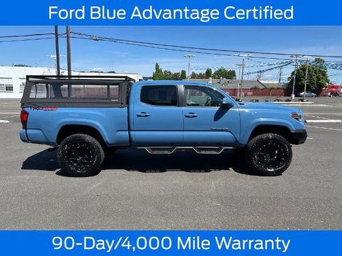Used 2019 Toyota Tacoma TRD Sport w/ TRD Premium Sport Package AWD/4WD image 9