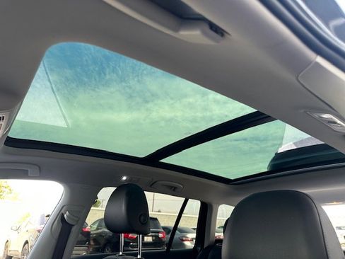 Used 2016 Volkswagen Golf SEL w/ Lighting Package (SEL) image 22