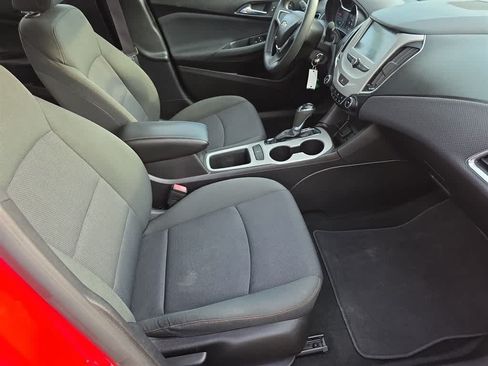 Used 2017 Chevrolet Cruze LS FWD image 10