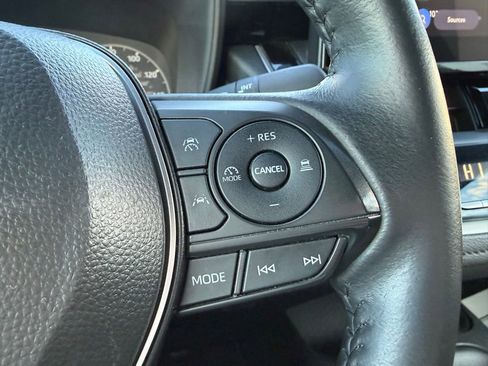 Used 2024 Toyota Corolla SE image 16