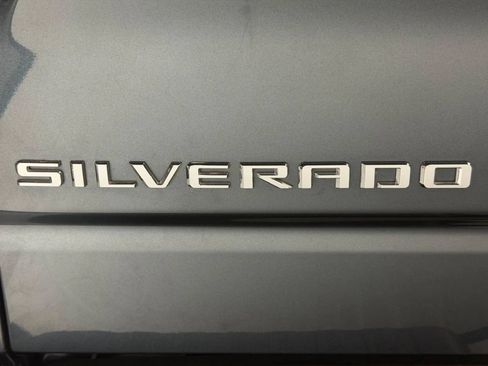 Used 2018 Chevrolet Silverado 1500 LTZ w/ LTZ Plus Package AWD/4WD image 11