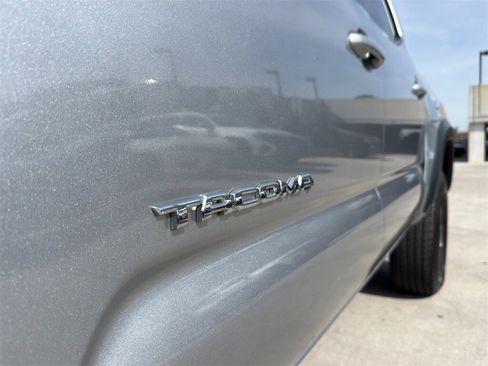 Used 2023 Toyota Tacoma TRD Off-Road w/ Technology Package image 6