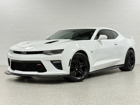 Used 2018 Chevrolet Camaro SS image 2