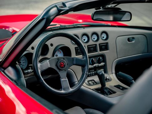 Used 1994 Dodge Viper RT/10 image 10