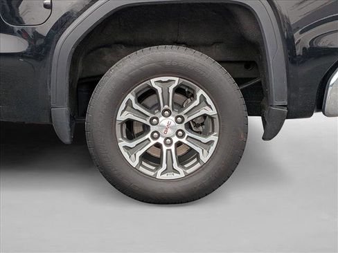Used 2025 GMC Sierra 1500 SLT image 15