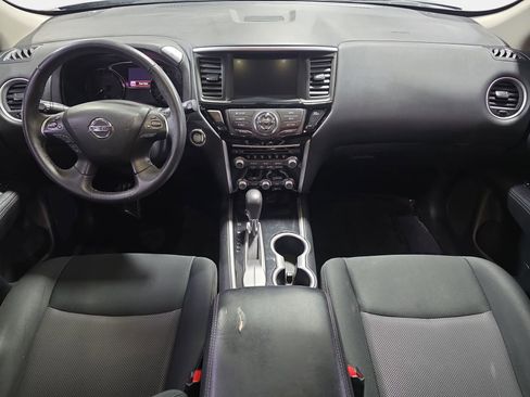 Used 2020 Nissan Pathfinder SV image 9