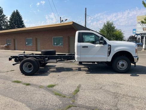 New 2025 Ford F350 XL w/ XL Chrome Package image 7